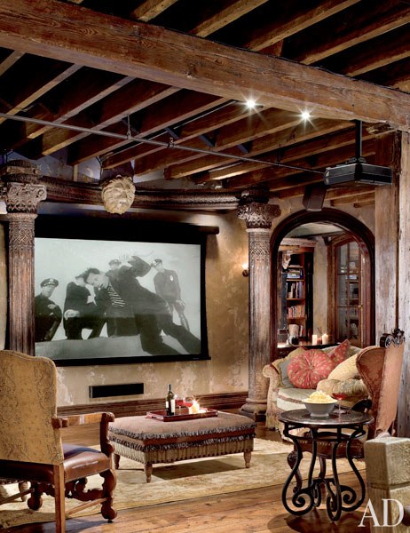dam-images-homes-2010-05-gerard_butler-gerard-butler-04-theater