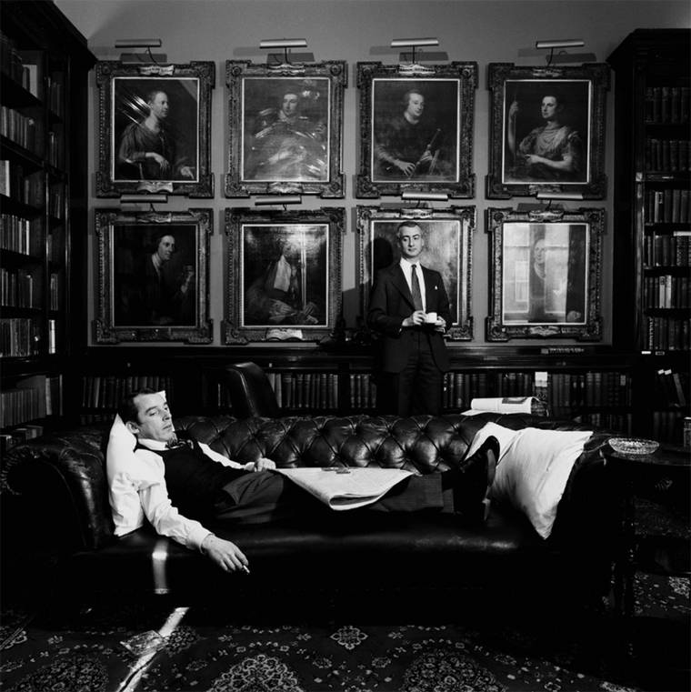 Karen-Knorr-Gentlemens-Clubs-8