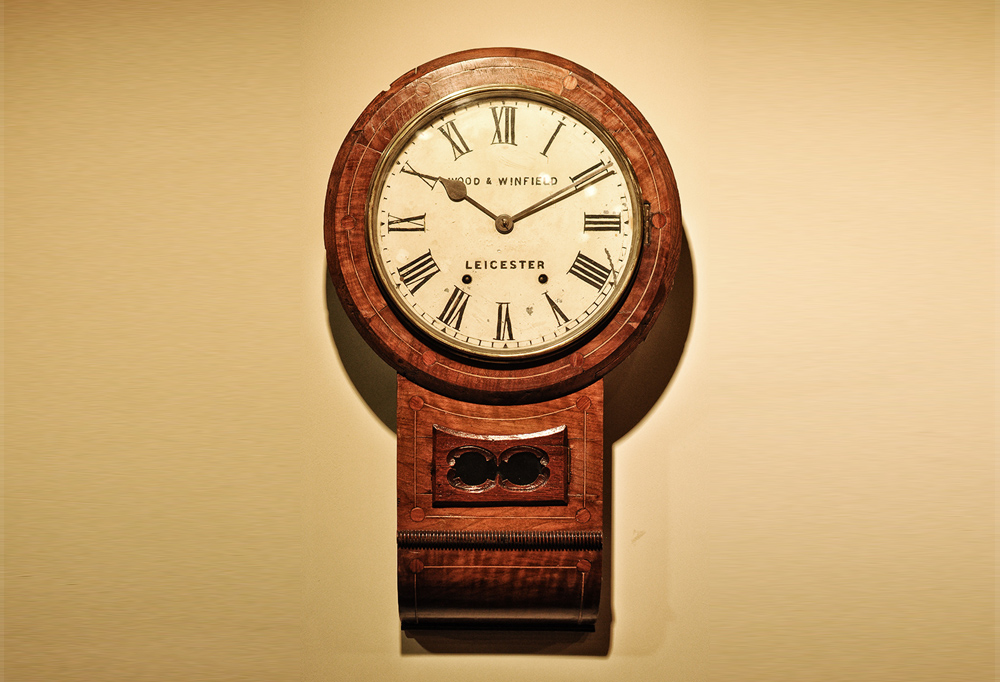英国百年桃花心木镶嵌挂钟